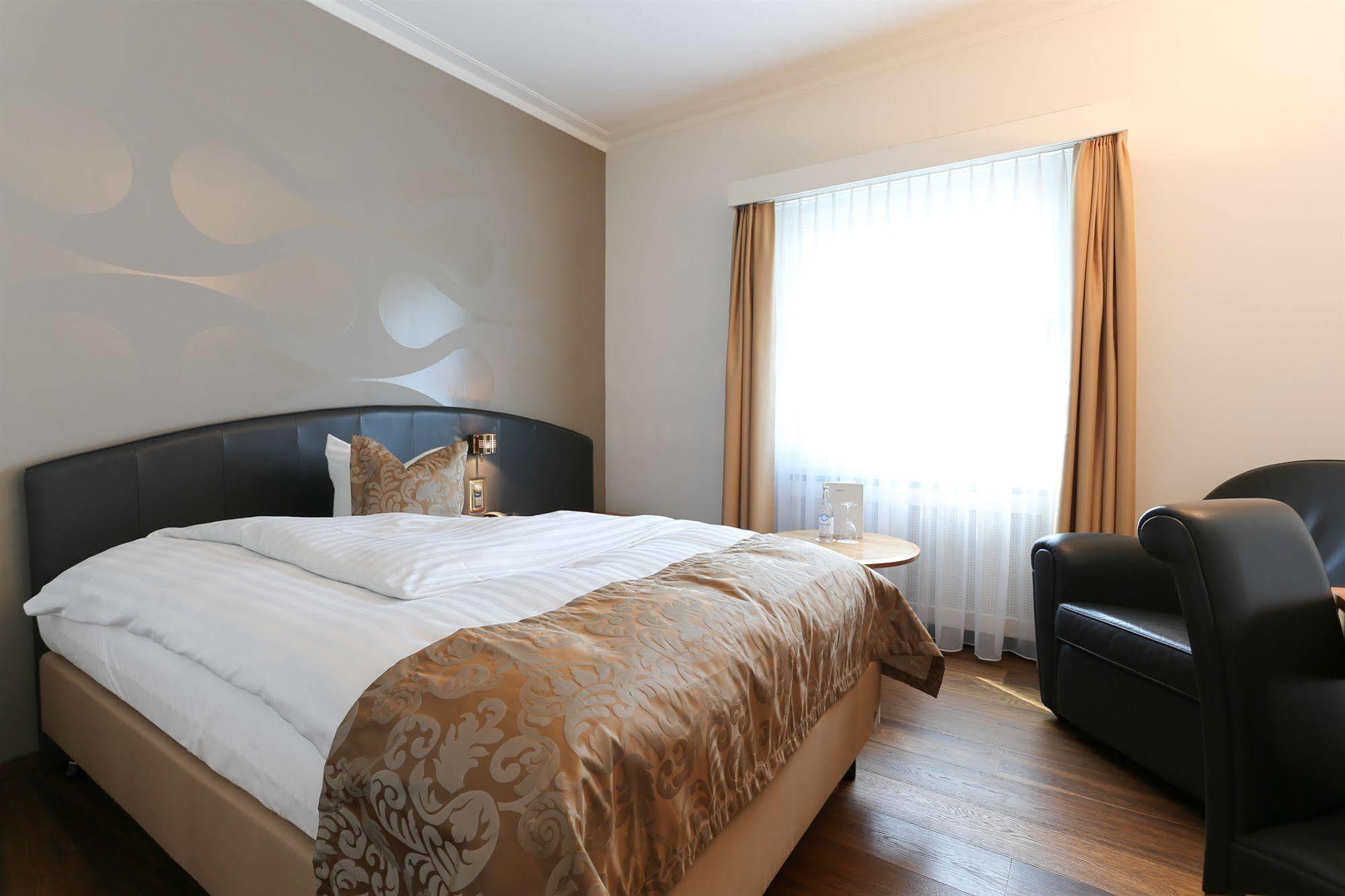 Hotel Uzwil Esterno foto